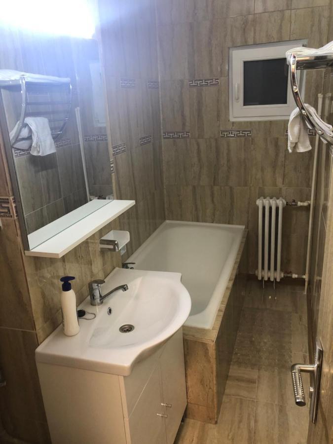 塔克酒店 布加勒斯特 外观 照片